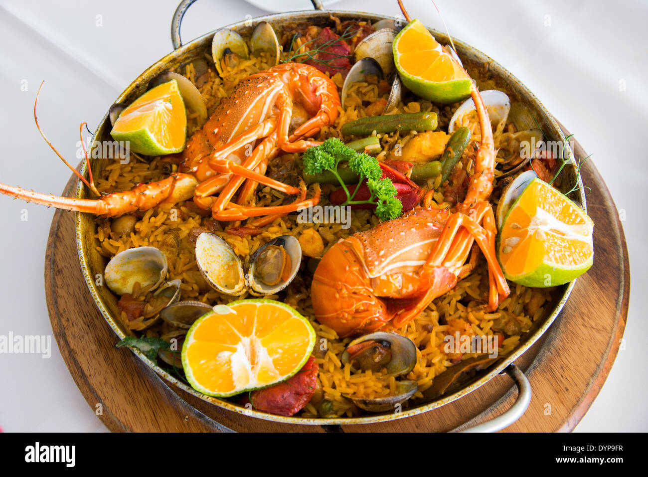 Immagini Stock - Paella. Il Piatto Nazionale Spagnolo Di Paella In