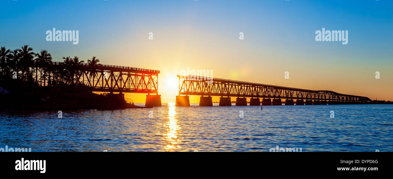 Tramonto colorato con il famoso ponte rotto, Key West, Vista panoramica Foto Stock