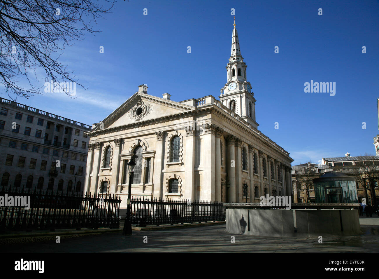 Facciata est della St Martin nei campi chiesa, London, Regno Unito Foto Stock