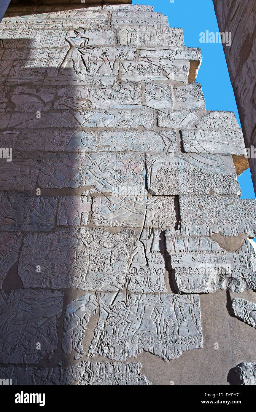 Ramesseum : il tempio funerario del faraone Ramses II il Grande(1303-1213 A.C. XIX dyn.). Vista delle scene della battaglia di Qadesh. Foto Stock