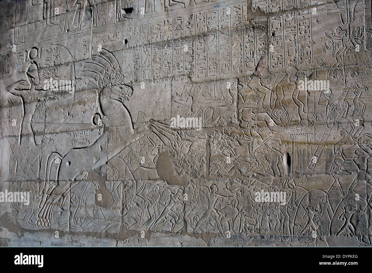 Ramesseum : il tempio funerario del faraone Ramses II il Grande(1303-1213 A.C. XIX dyn.). Vista delle scene della battaglia di Qadesh. Foto Stock