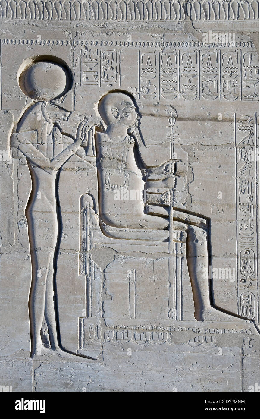 Ramesseum : il tempio funerario del faraone Ramses II il Grande(1303-1213 A.C. XIX dyn.). Vista della divinità Sekhmet e Ptah. Foto Stock