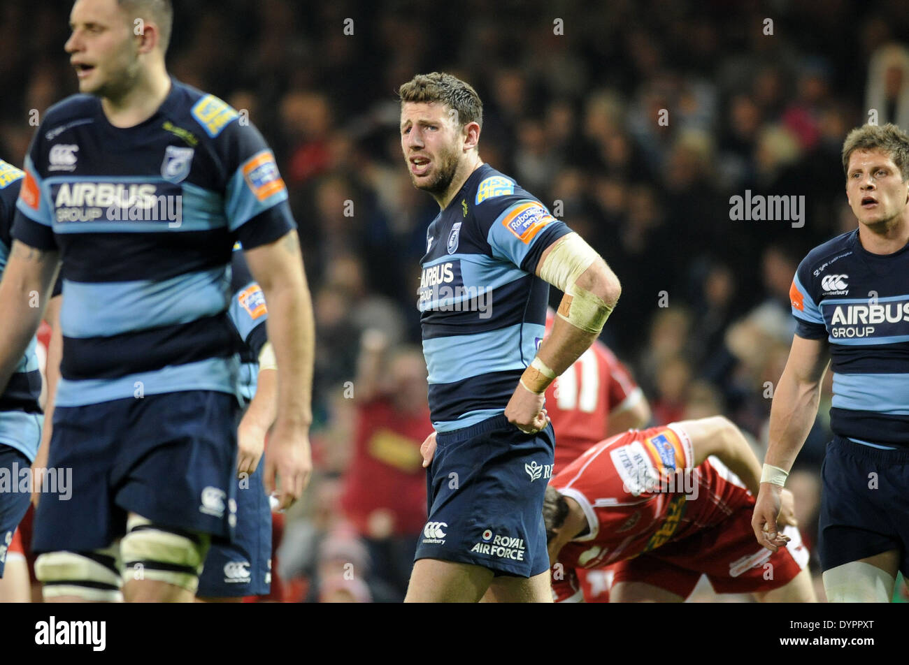 Rabodirect Pro 12 - il giorno del giudizio al Millennium Stadium di Cardiff - Llanelli Scarlets v Cardiff Blues rugby. Foto Stock