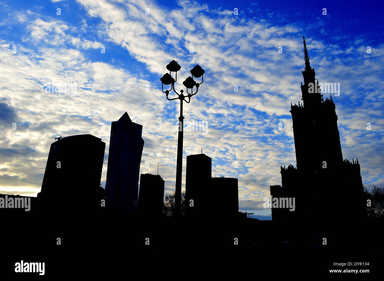 Centro di Varsavia con il palazzo della cultura e della scienza, l'edificio più alto in Polonia e l'ottavo edificio più alto nell'UE Foto Stock