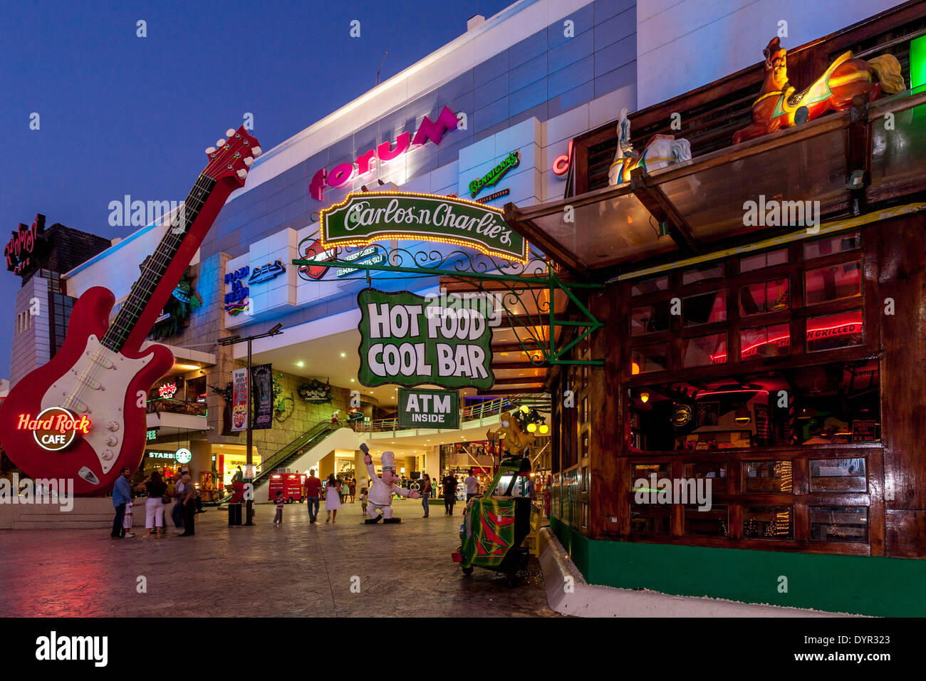 Carlos n Charlies Bar/Ristorante e Plaza Forum, Cancun Quintana Roo, Messico Foto Stock