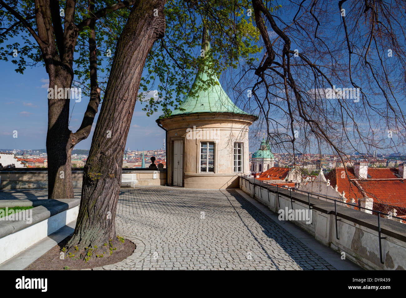 Vista dal giardino del Paradiso vicino al Castello di Praga - Foto HDR Foto Stock