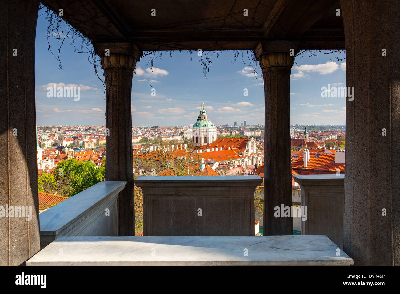 Vista dal giardino del Paradiso vicino al Castello di Praga - Foto HDR Foto Stock