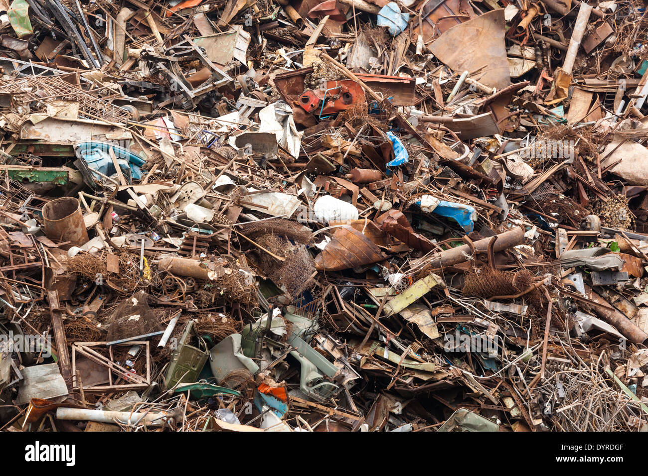 La massiccia mucchio di rottami di metallo Foto Stock