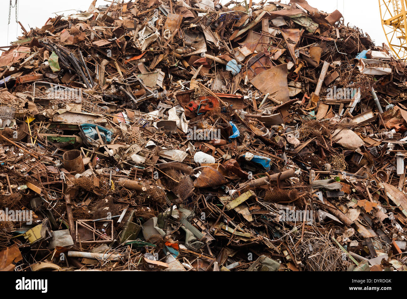 La massiccia mucchio di rottami di metallo Foto Stock