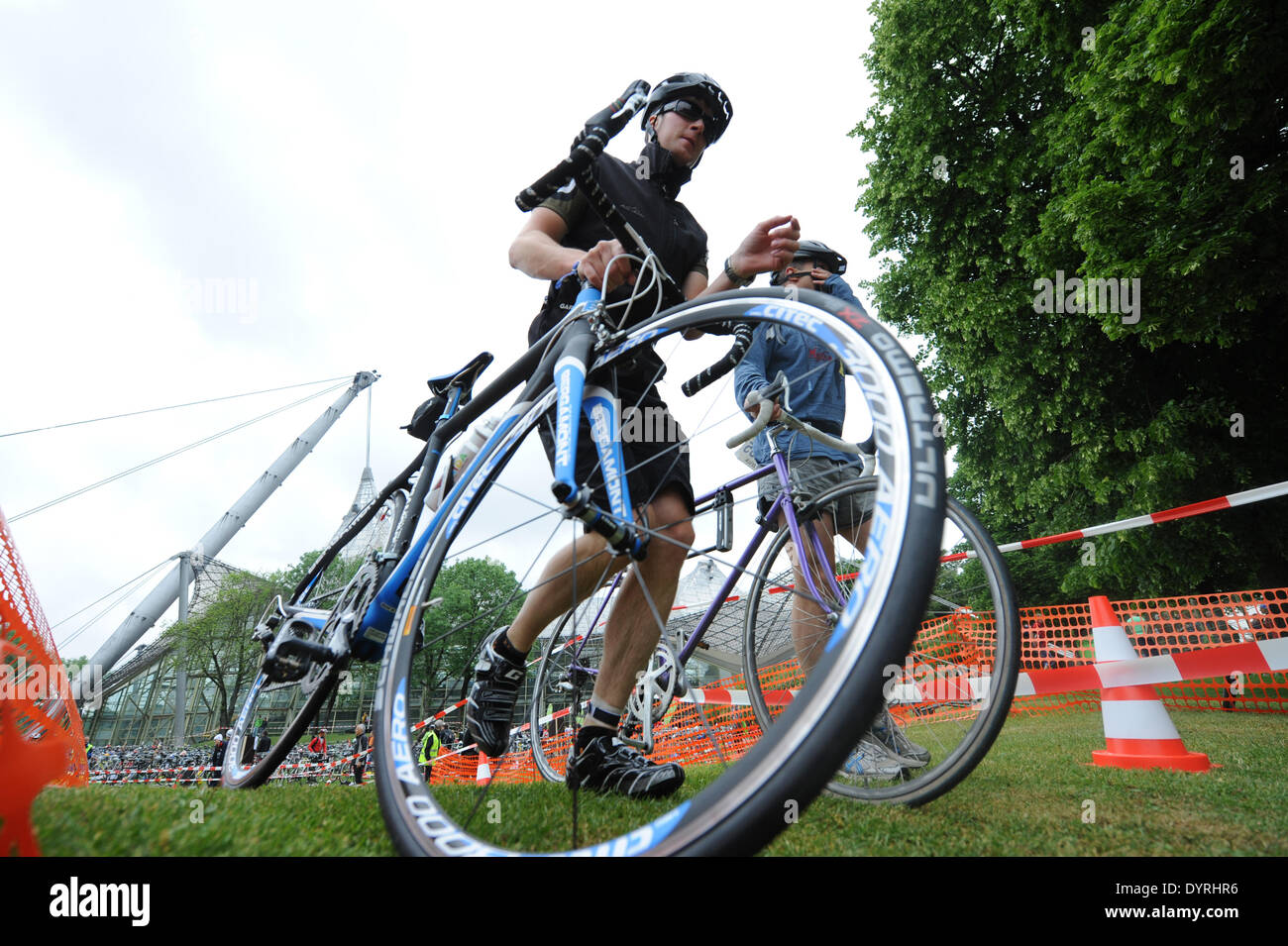 9 Munich City Triathlon nel Parco Olimpico, 201 Foto Stock