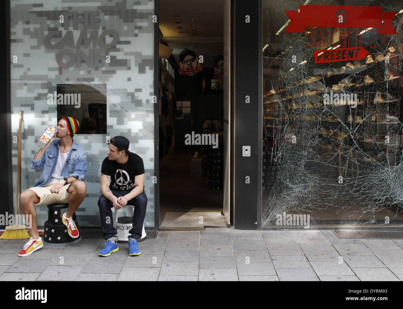 Danno a un edificio dopo aver controllato bomba a Monaco di Baviera Schwabing, 2012 Foto Stock