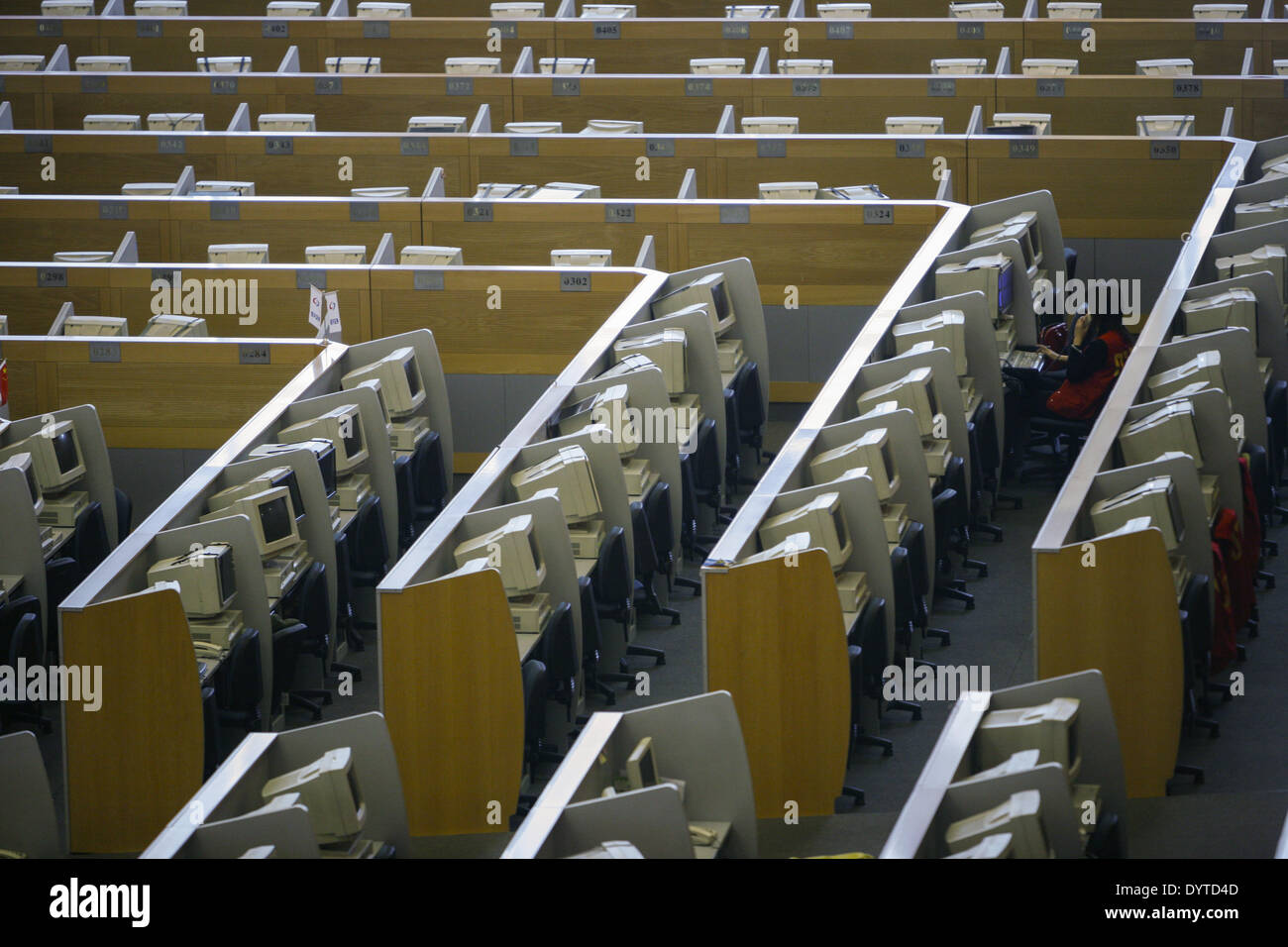 Il lavoro dei dipendenti al piano commerciale di Shanghai Stock Exchange in Shanghai Foto Stock