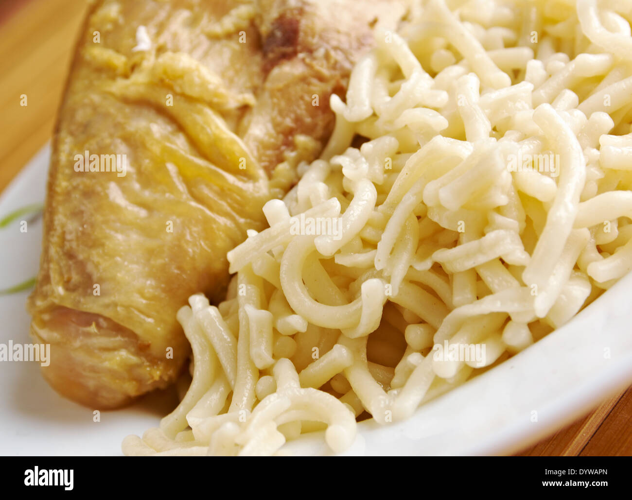Piatto di Linguine con pollo Foto Stock