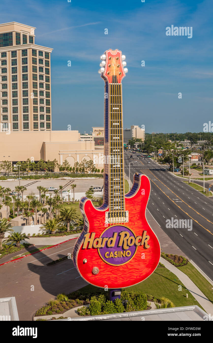 Hard Rock Casino segno conformata come la chitarra su Hwy 90 in Biloxi Mississippi Foto Stock