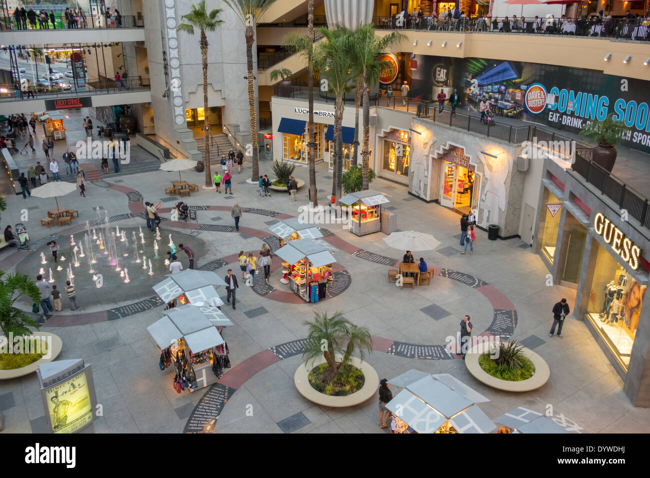 Los Angeles California, LA, Hollywood Boulevard, industria cinematografica, Hollywood and Highland Center, shopping shopper shopping negozi di mercato mercati marketp Foto Stock