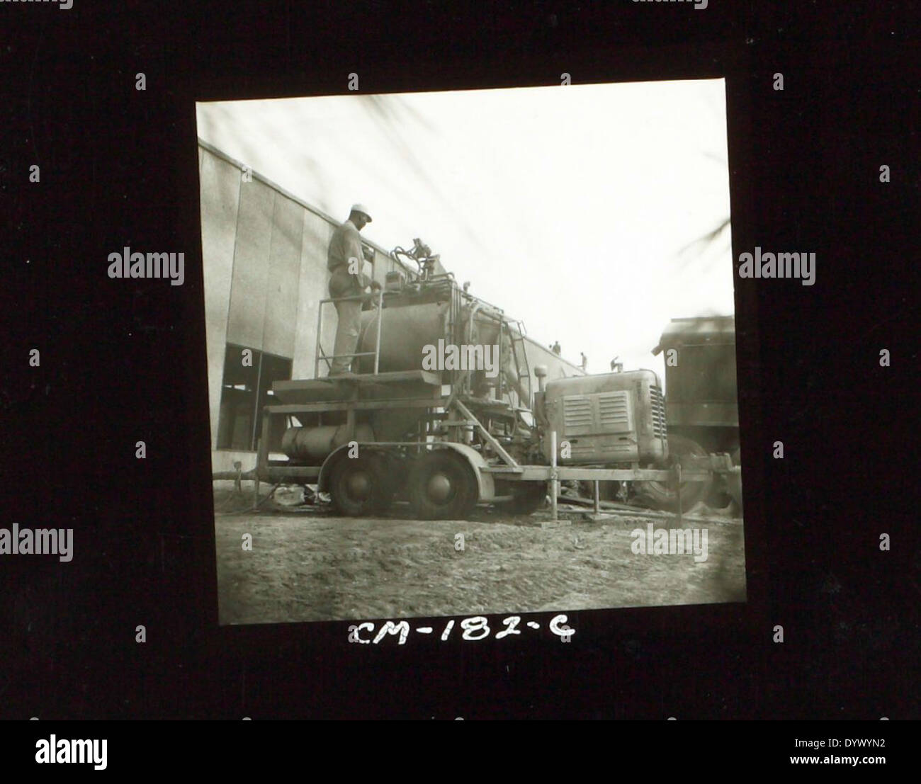 Questa immagine mostra un motore Continental Motors, comunemente utilizzato in aeromobili leggeri, veicoli militari e altre applicazioni. I motori continentali giocarono un ruolo chiave nell'aviazione dall'inizio del XX secolo in poi. Foto Stock