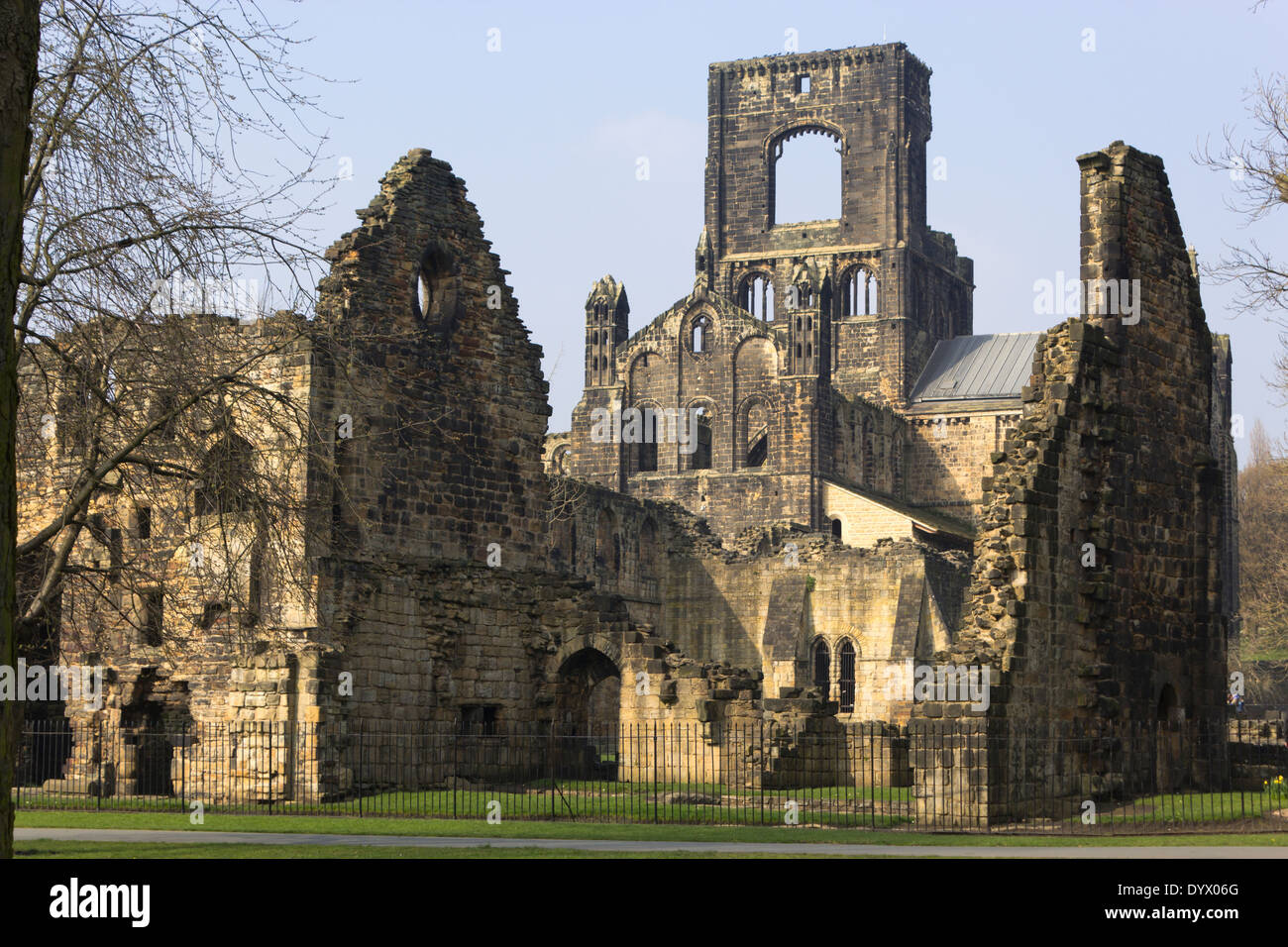 Abbazia di Kirkstall Kirkstall , Leeds, West Yorkshire, Inghilterra. Un secolo XII rovinato monastero cistercense. Foto Stock