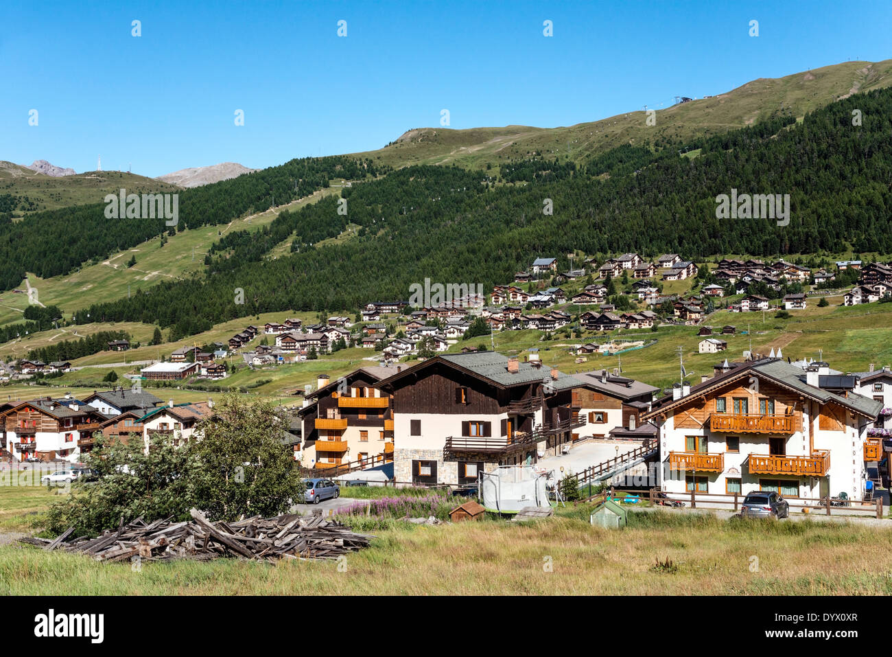 Vista sul villaggio di montagna Livigno, Sondrio, Italia Foto Stock