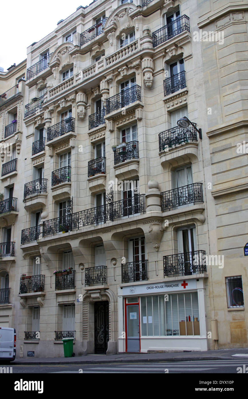 Edificio di appartamenti a 15 rue Baigneur, Parigi Francia Foto Stock