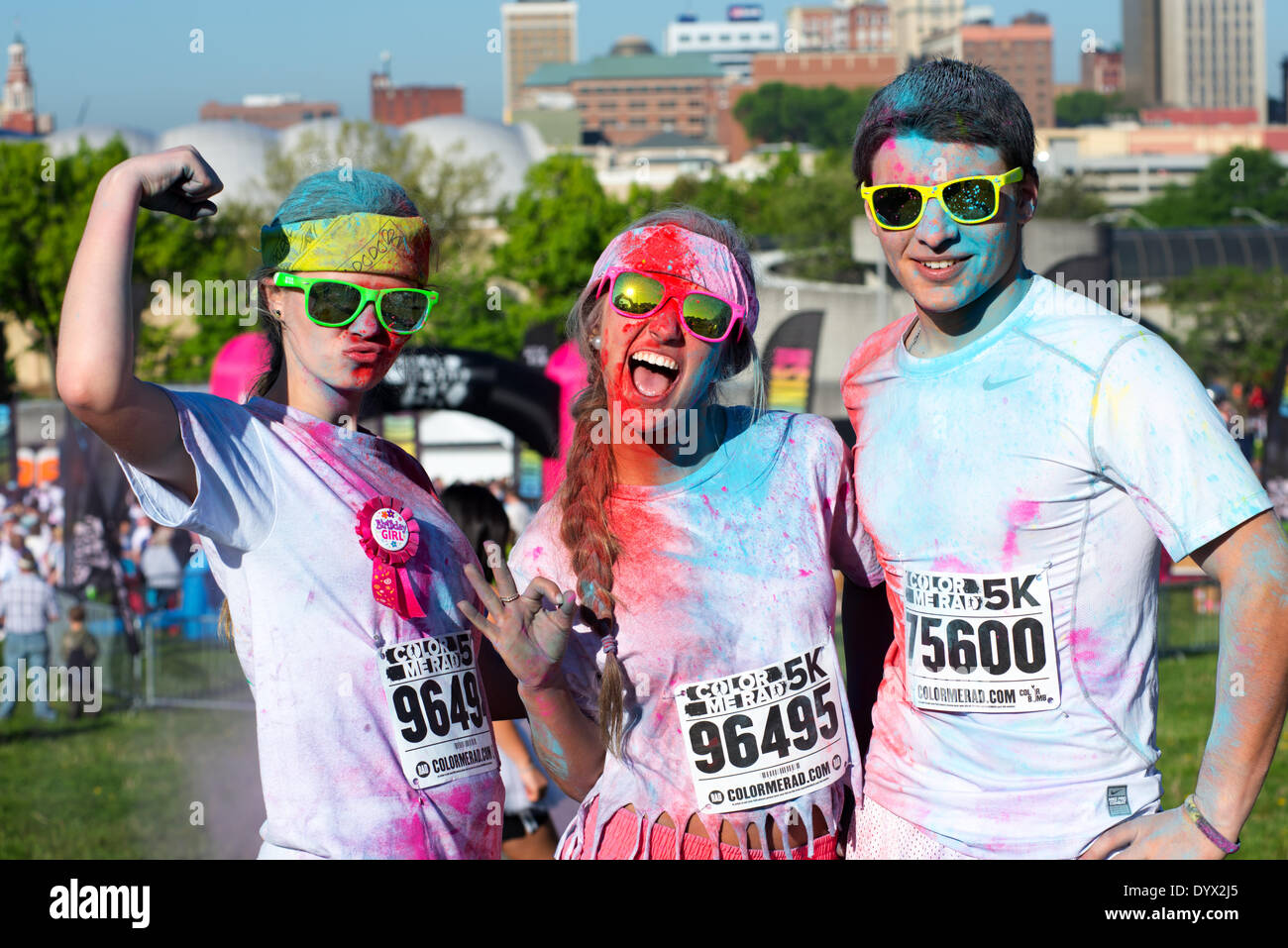 Knoxville, Tennessee, Stati Uniti d'America . Xxv Aprile, 2014. Il colore Me Rad 5k gara di Knoxville, Tennessee, Stati Uniti d'America sabato 26 aprile, 2014 a beneficio del Tennessee orientale ospedale per bambini Credit: Marc Griffin/Alamy Live News Foto Stock