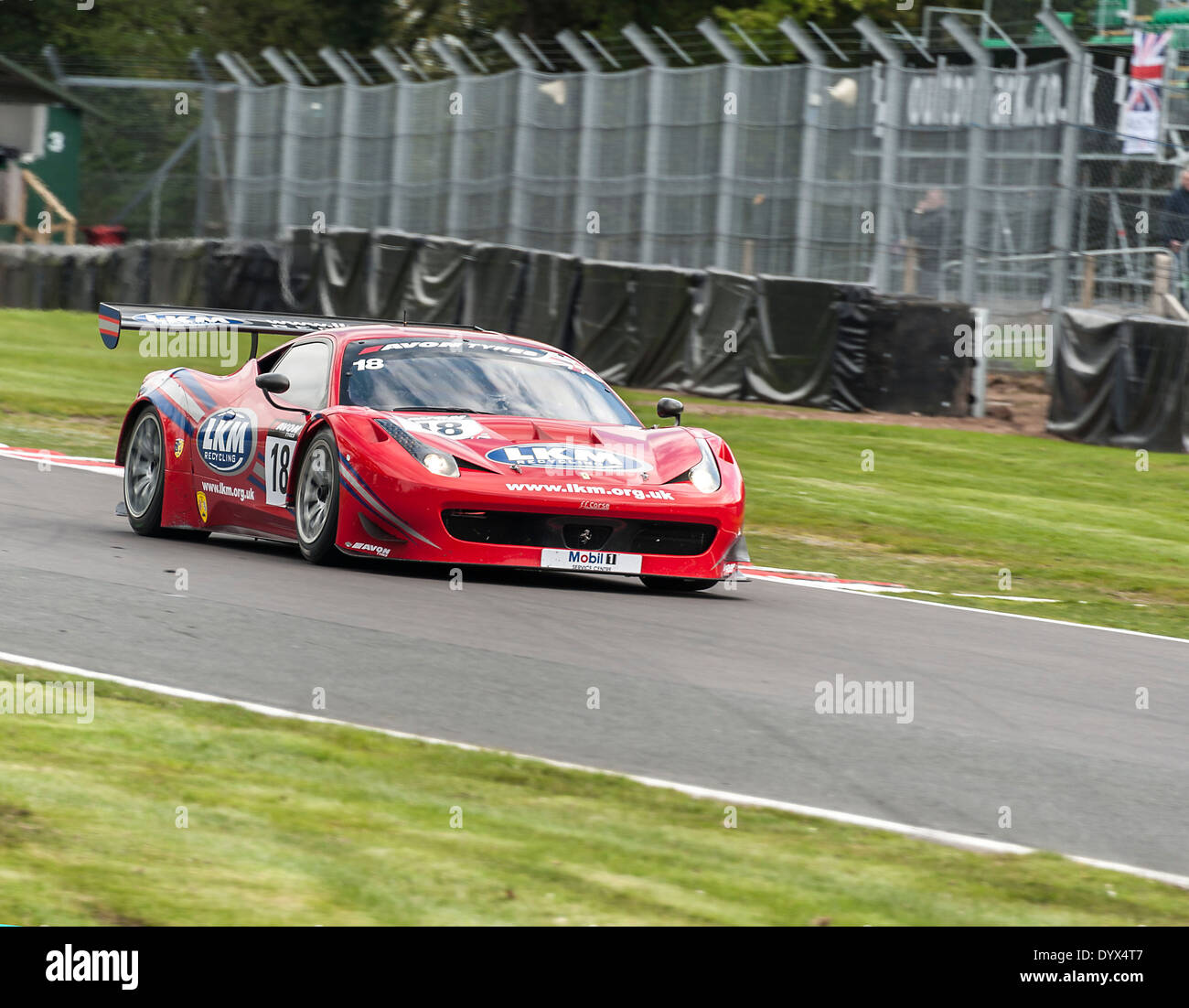 Ferrari 458 Italia Sports Racing Car nel British GT Championship ad Oulton Park Motor Racing circuito cheshire england Foto Stock