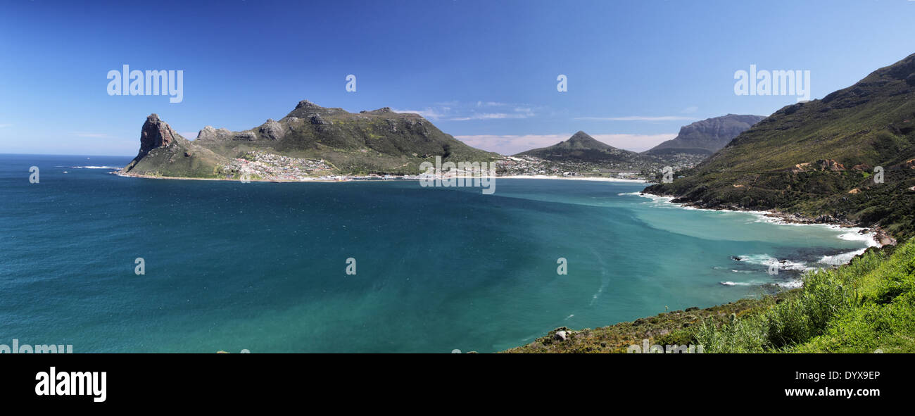 Vista panoramica della Baia di Hout Bay, Città del Capo, Sud Africa, visto da Chapmans Peak Drive. Foto Stock