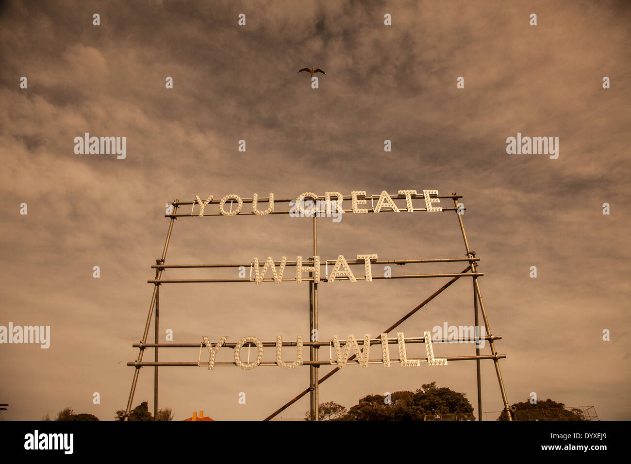 Un arte di installazione da Nathan Coley si crea ciò che si farà a xix Biennale di Sydney, la Cockatoo Island, Sydney 2014 Foto Stock