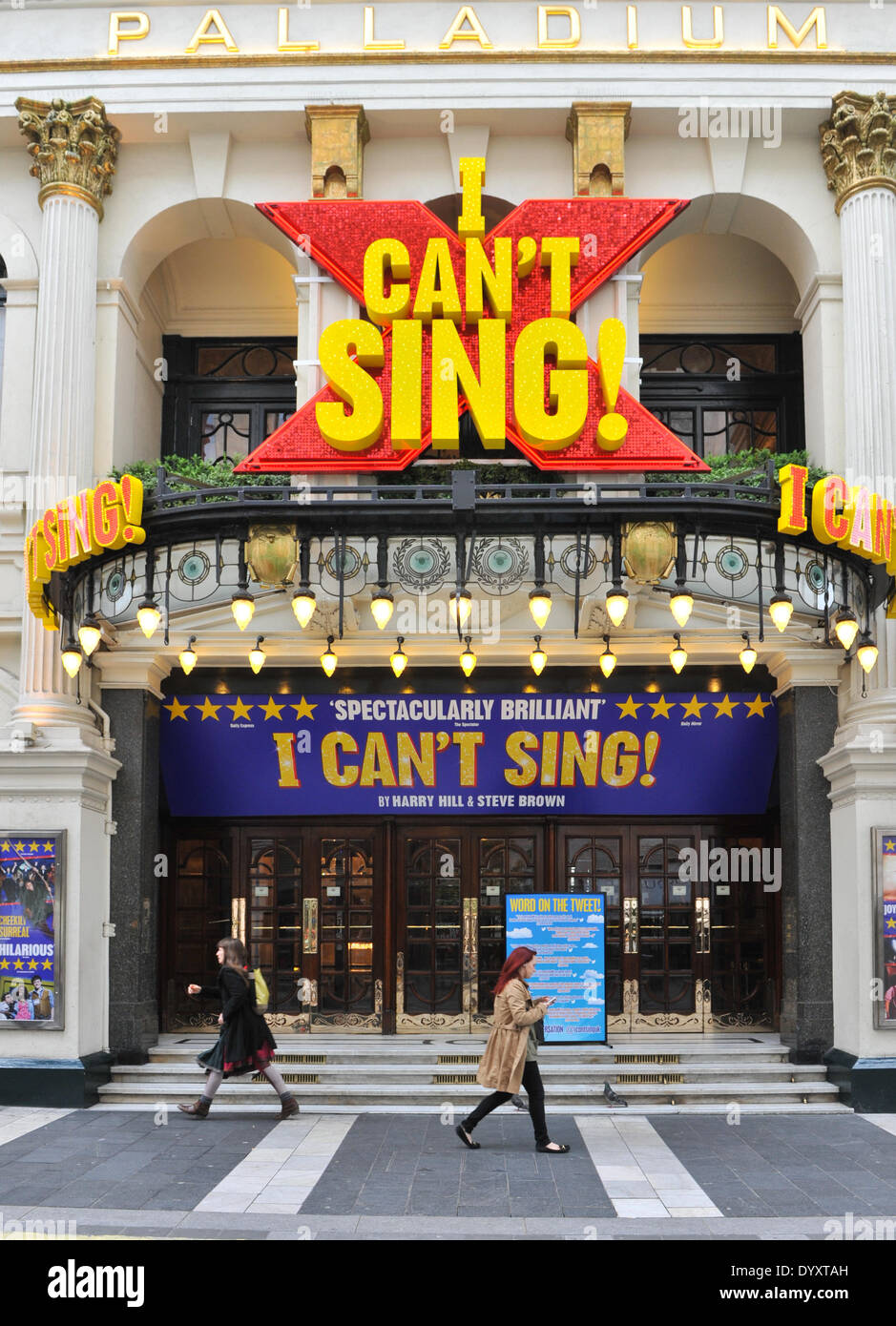 Palladium Theatre di Londra, Regno Unito. Il 27 aprile 2014. Il West End Musical, 'Non riesco a cantare!' co-scritto dal comico harry Hill è a chiudere dopo soli due mesi a causa di scarse vendite. Credito: Matteo Chattle/Alamy Live News Foto Stock