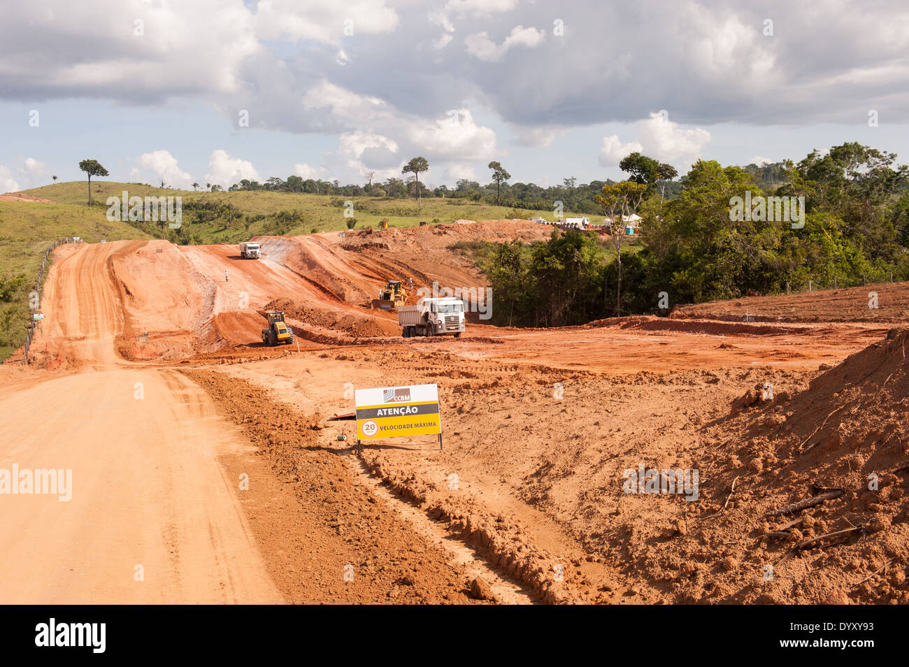 Altamira, Para Stato, Brasile. Lavori di costruzione di strade di accesso per la costruzione di Belo Monte della diga idroelettrica. Foto Stock