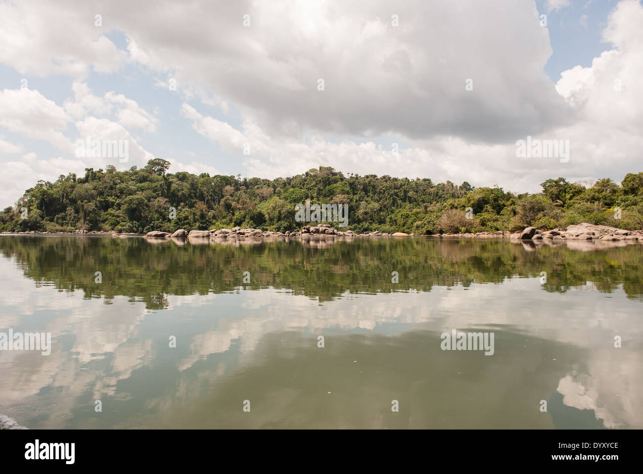 Sullo Xingu, Para Stato, Brasile. La Volta grande fiume tranquillo. Foto Stock