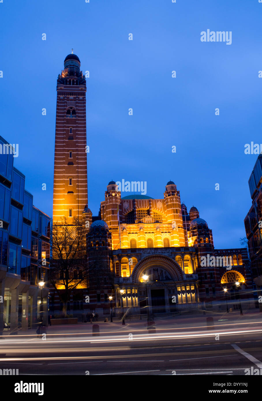Westminster Cattedrale cattolica romana di notte Londra Inghilterra REGNO UNITO Foto Stock