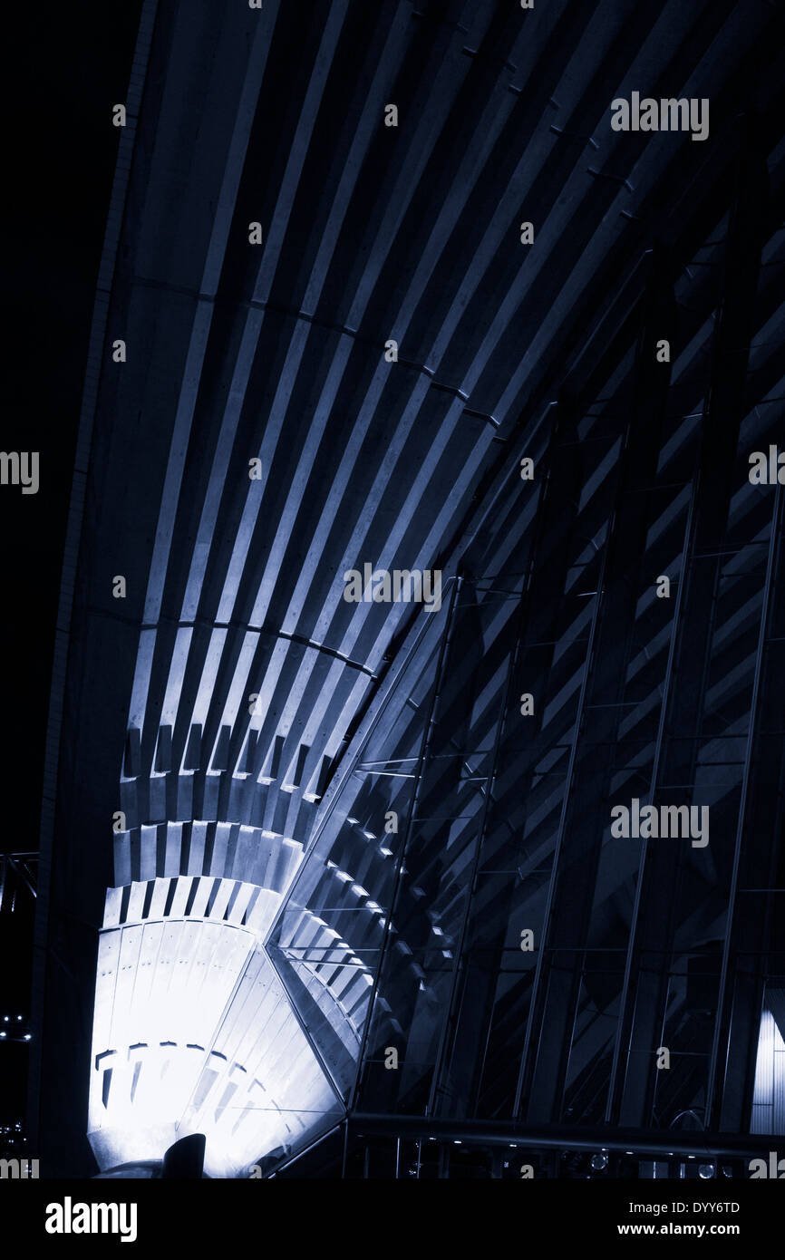 'Sydney Opera House di Sydney NSW di notte foto a forte angolo con artistiche surreale processo post Foto Stock