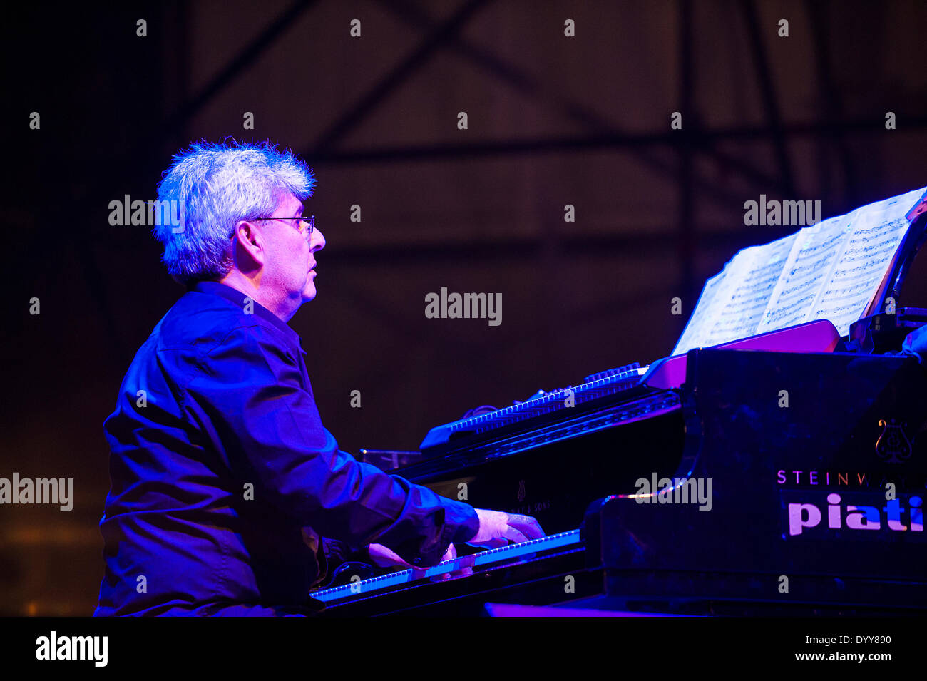 Torino, Italia. 27 apr 2014. Torino Jazz Festival XXVII Aprile 2014 - Al Di Meola giocano Beatles e più - Mario Parmisano pianista Credito: Davvero Facile Star/Alamy Live News Foto Stock