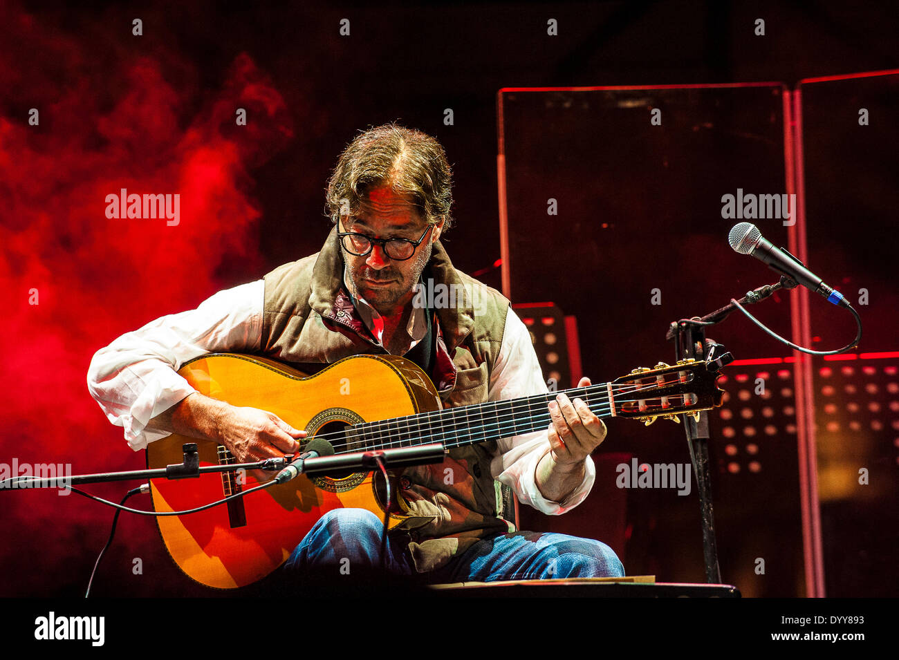 Torino, Italia. 27 apr 2014. Torino Jazz Festival XXVII Aprile 2014 - Al Di Meola giocano Beatles e più - Al Di Meola Credito: Davvero Facile Star/Alamy Live News Foto Stock