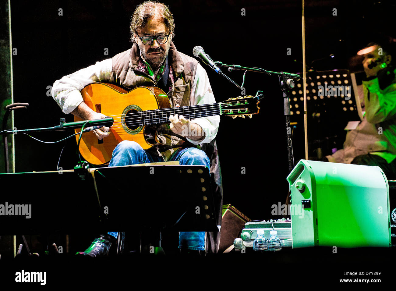 Torino, Italia. 27 apr 2014. Torino Jazz Festival XXVII Aprile 2014 - Al Di Meola giocano Beatles e più - Al Di Meola Credito: Davvero Facile Star/Alamy Live News Foto Stock