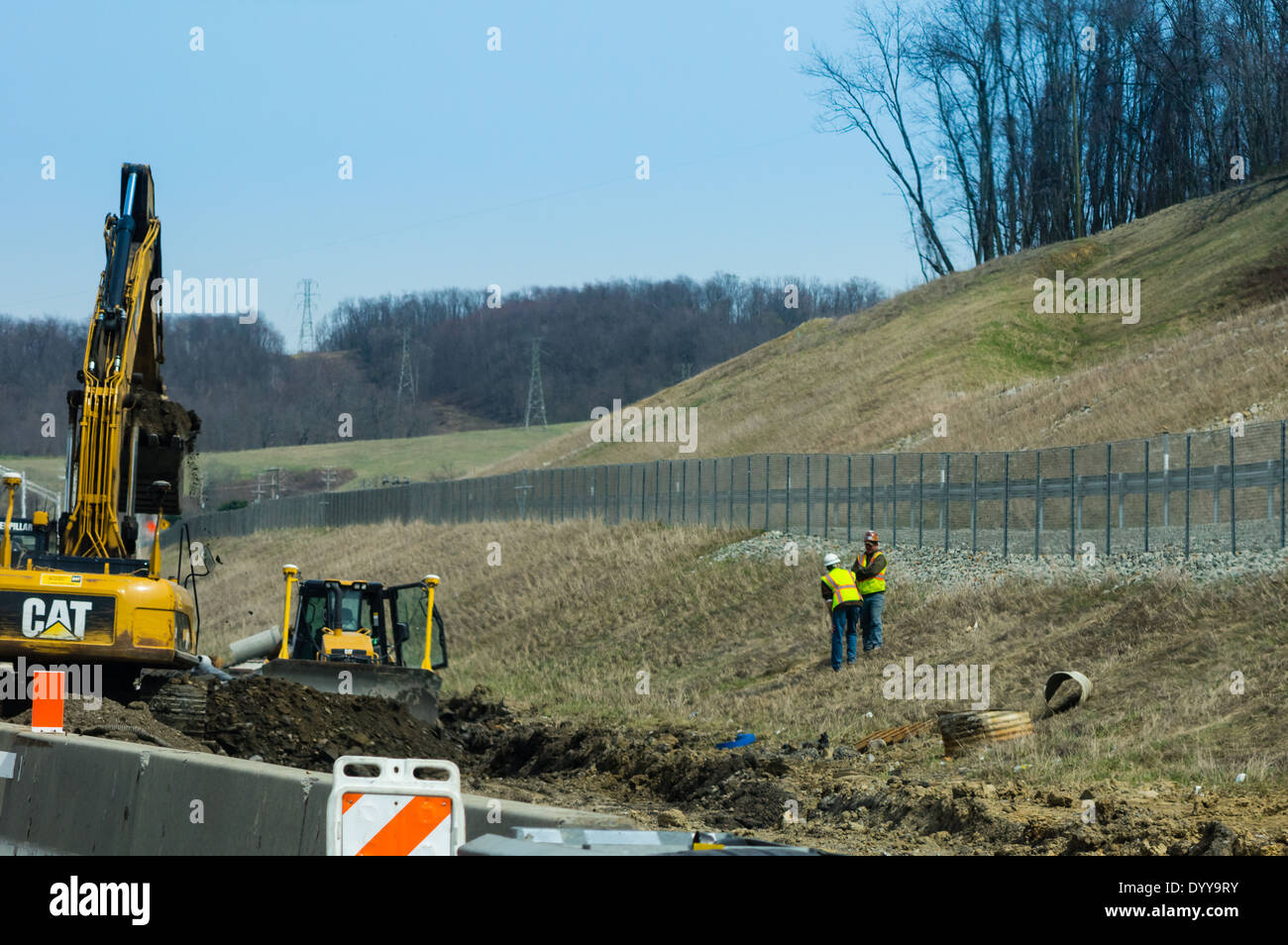 Strada in costruzione e attrezzatura sulla Interstate Highway 70. Washington, Pennsylvania Foto Stock