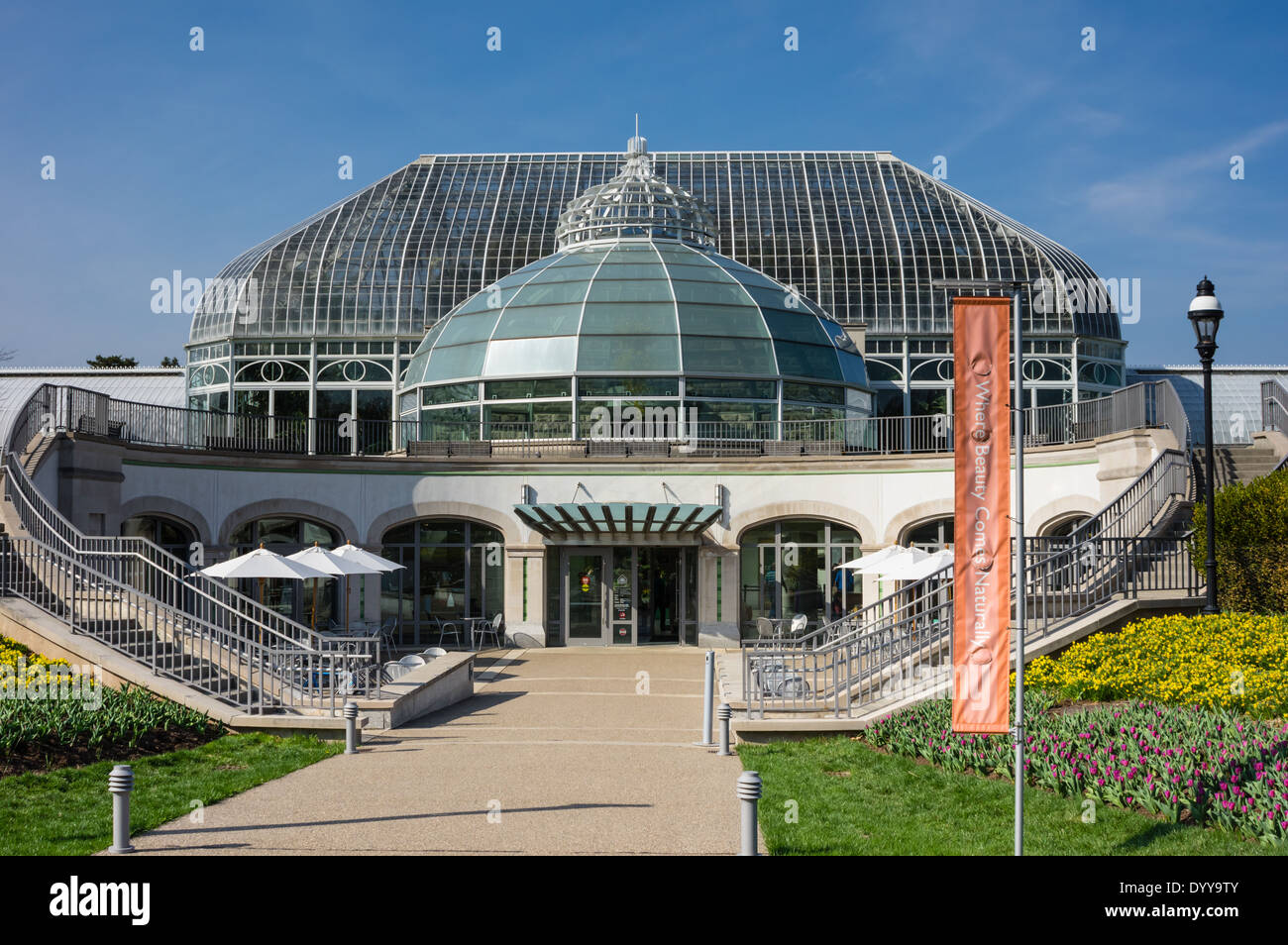 Serra principale e le porte di ingresso al Conservatorio Phips. Pittsburgh, Pennsylvania Foto Stock