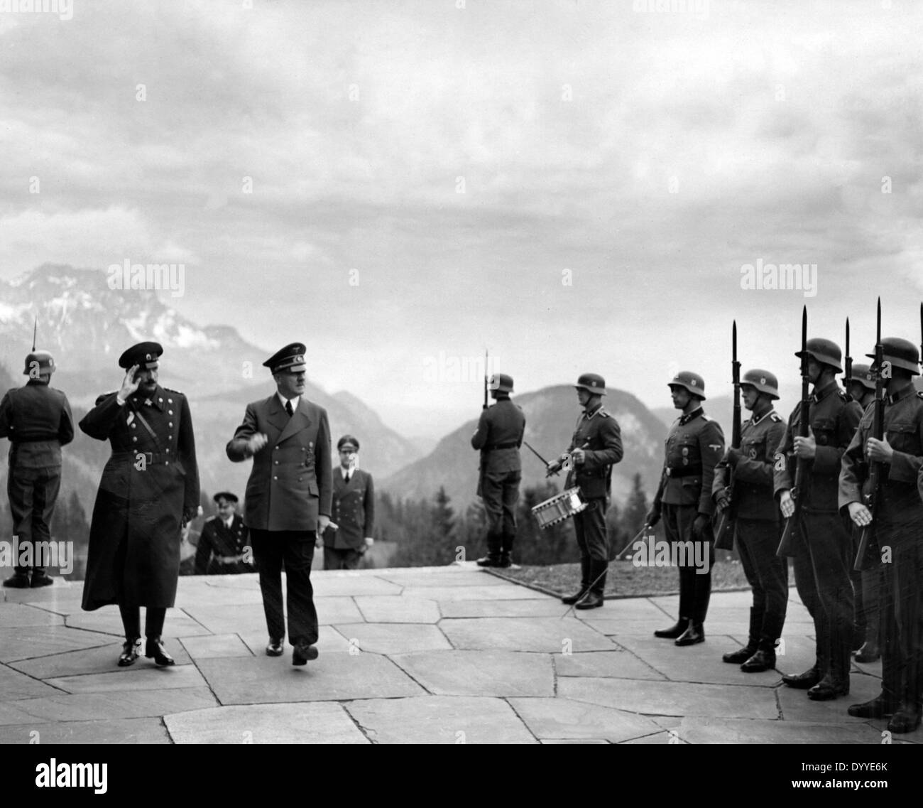 Adolf Hitler con Boris III di Bulgaria al Berghof Foto Stock