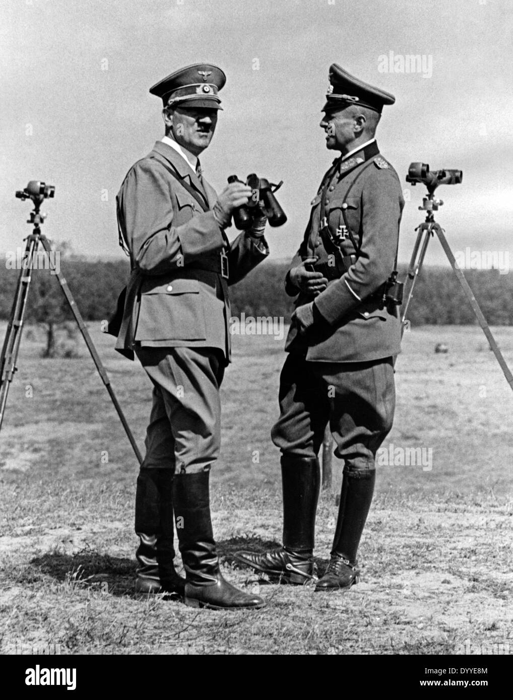 Adolf Hitler con Walther von Brauchitsch a carico, 1938 Foto Stock