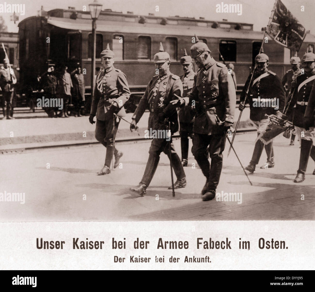Wilhelm II visitando le truppe di Max von Fabeck in Oriente, 1917 Foto Stock