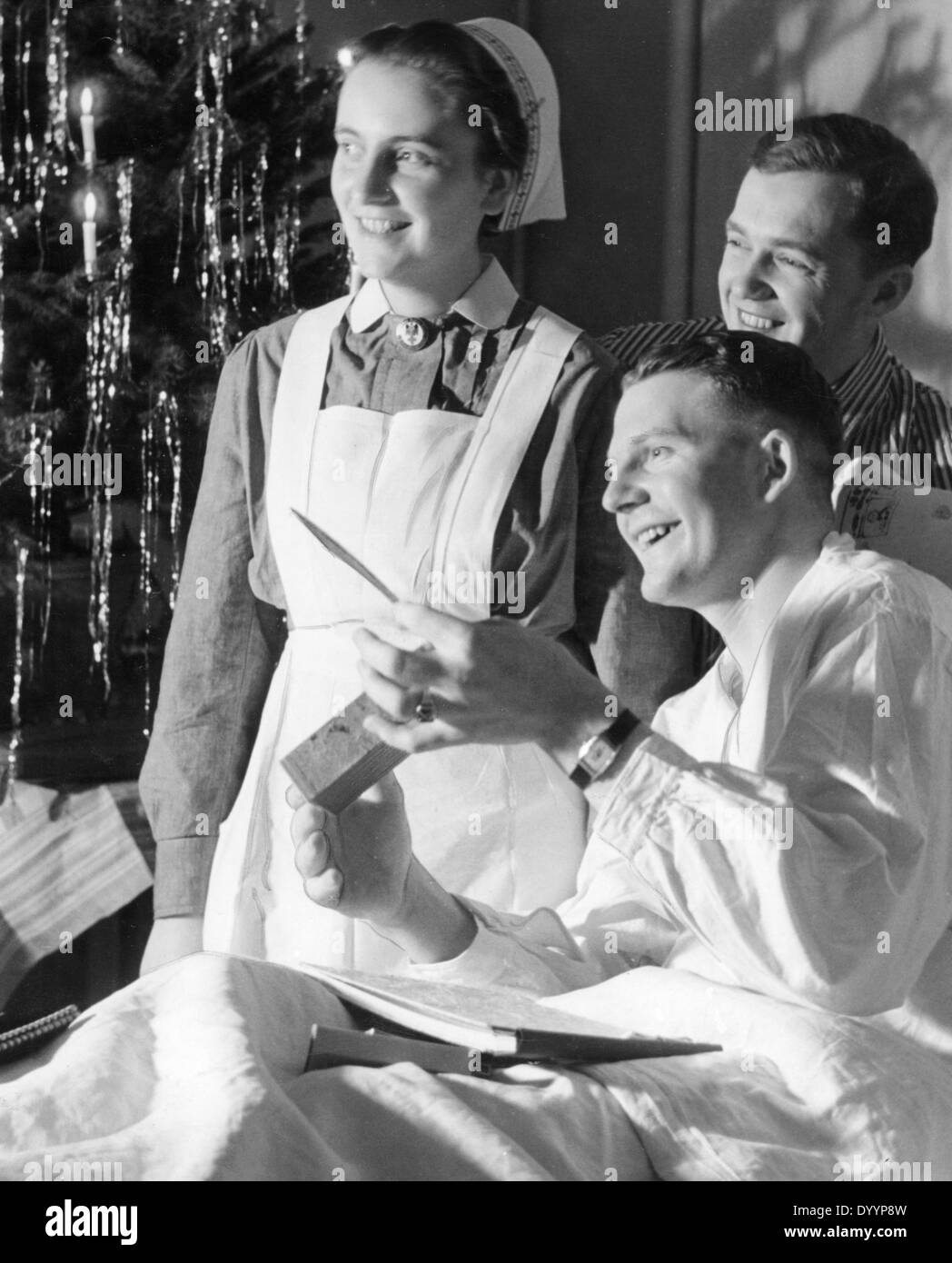 La Croce Rossa infermieri durante la II Guerra Mondiale Foto Stock