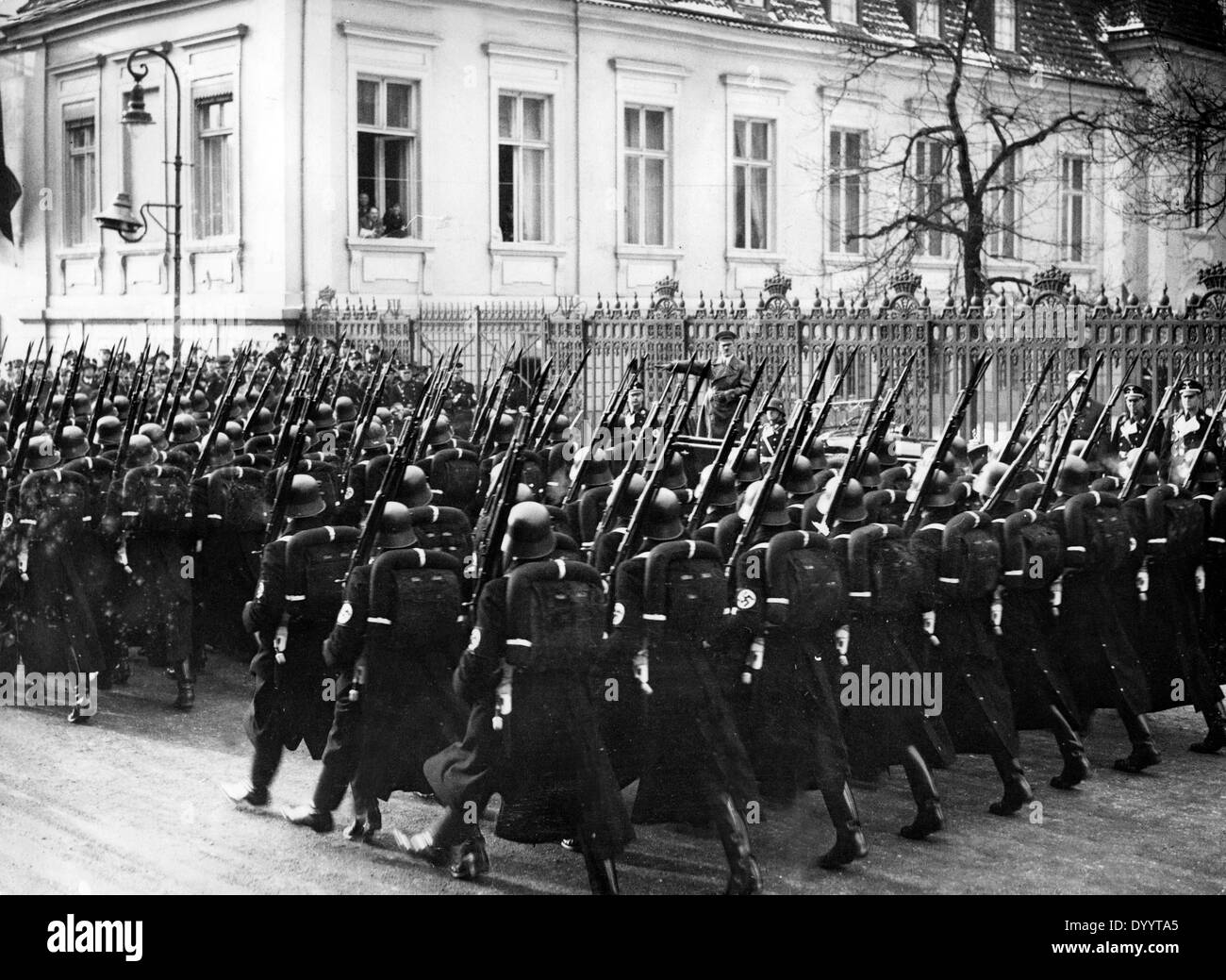 Sfilata della SS Leibstandarte Adolf Hitler, 1937 Foto Stock