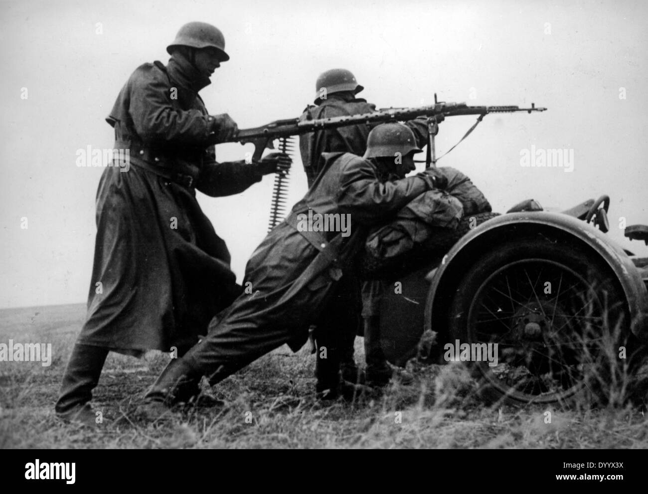 Zvezda 3597 Soviet Sniper Team WWII