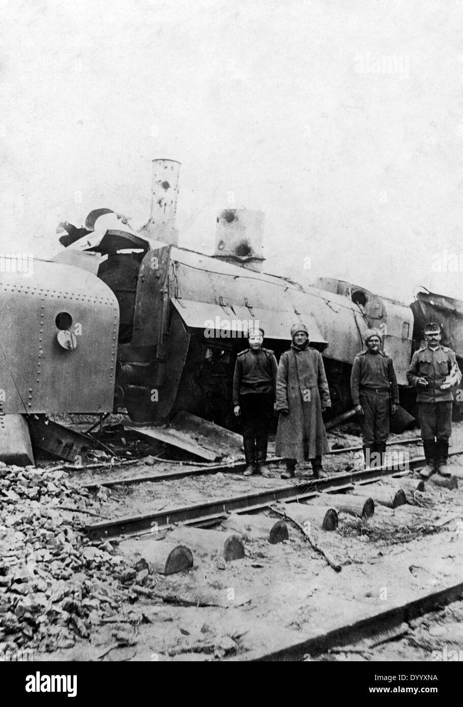 Distrutto il russo treno blindato, 1917 Foto Stock