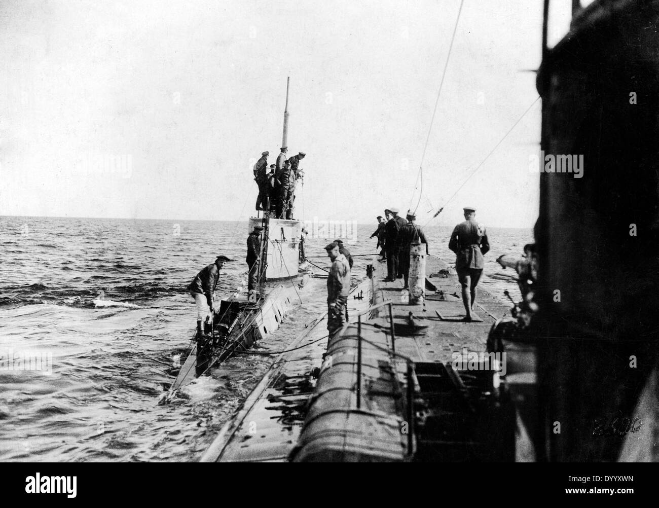 Scambio di materiali tra i sommergibili tedeschi, 1917 Foto Stock