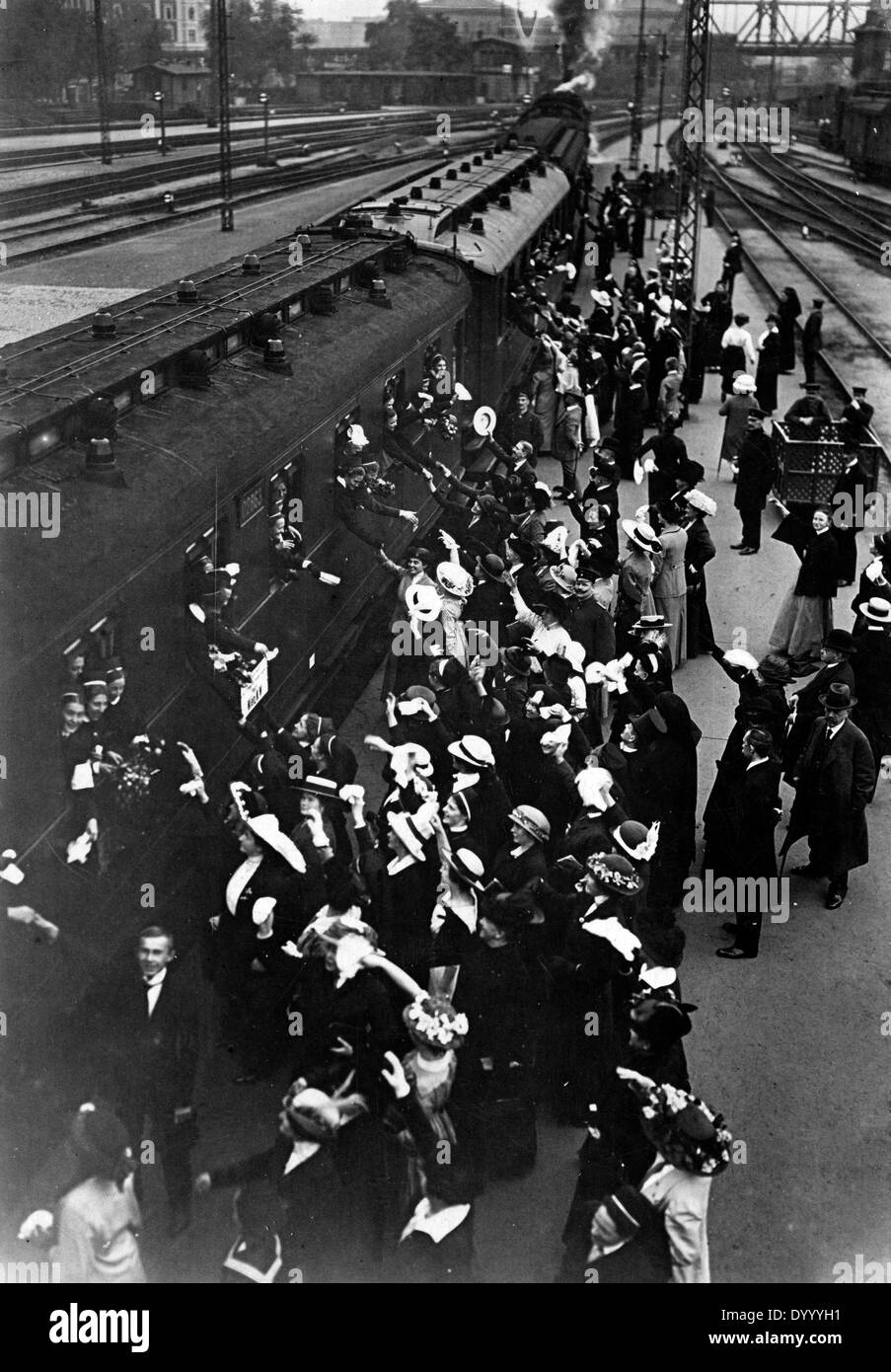 Gli infermieri sul loro modo di Vienna, 1914 Foto Stock