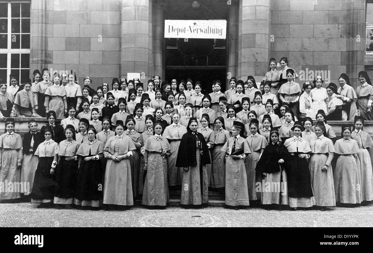 Gli infermieri di un ospedale di staging, 1915 Foto Stock