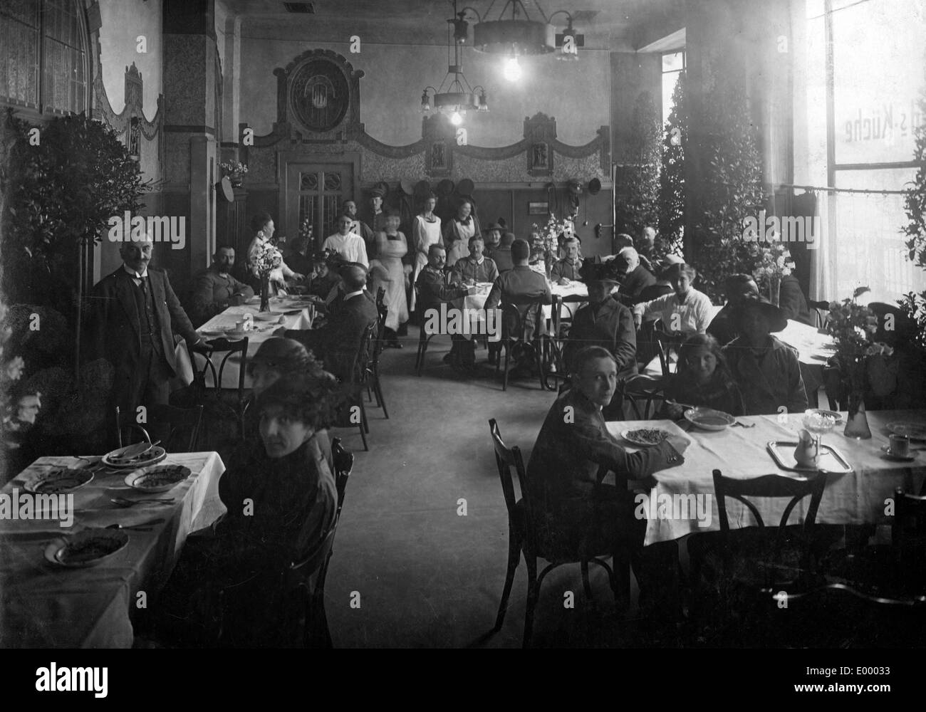 Pranzo comunali, 1917 Foto Stock