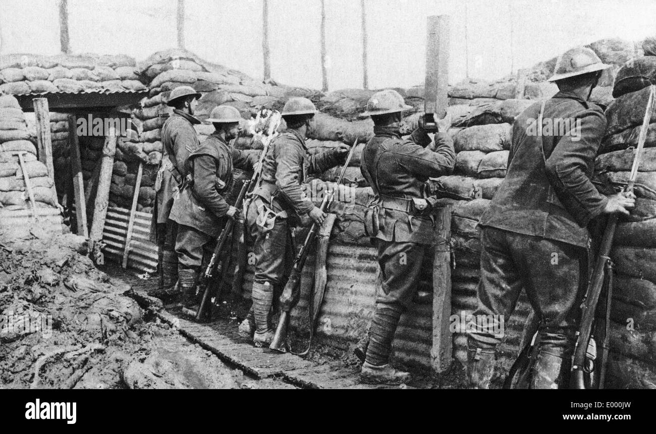 La fanteria canadese in una trincea, 1916 Foto Stock