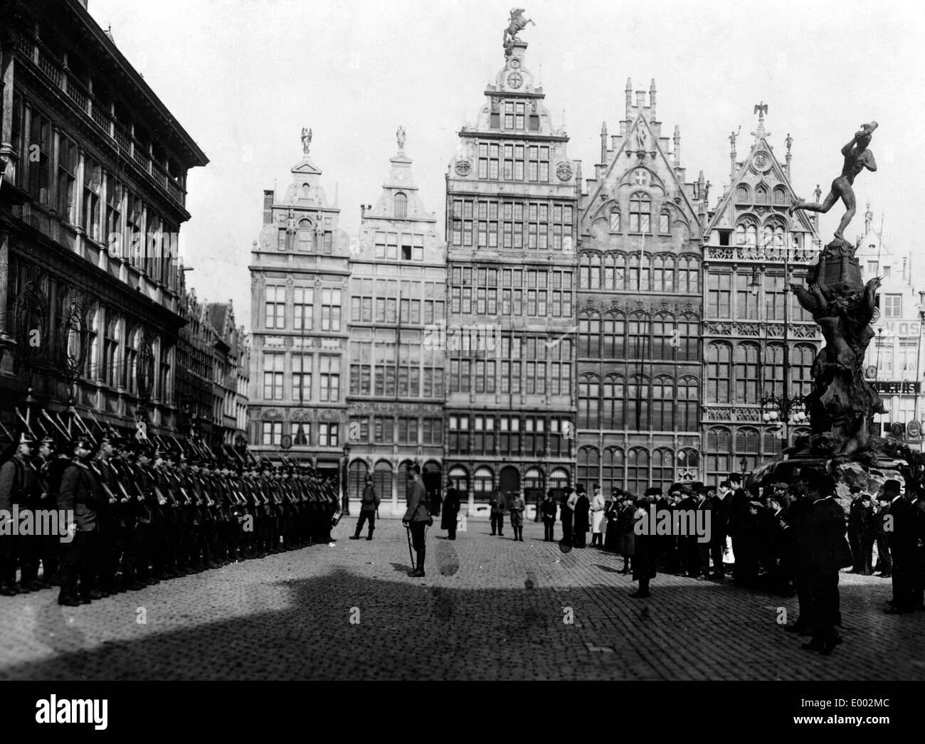 Appello dei tedeschi sodliers marine ad Anversa, 1914 Foto Stock